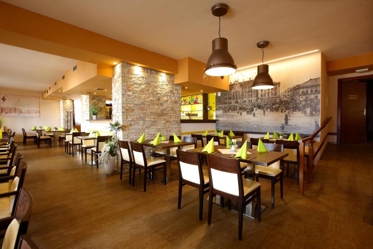Hotel Classic Nový Bydžov 外观 照片